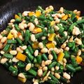 むっちゃんアメリカ's cooksnap of when they made インゲンと大豆のカラフルガーリック炒め.