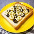 runa10's cooksnap of when they made ◉ちくわとブラックオリーブのマヨトースト.