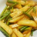 ぴーずてゃん's cooksnap of when they made じゃが芋とにんにくの芽のピリ辛味噌炒め.