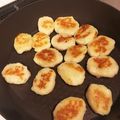 yuko810421's cooksnap of when they made 簡単☆チーズ入り　いももち♪.