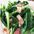 ヨｳちゃん's cooksnap of when they made かぶの葉とベーコンのバター醤油炒め.