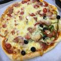 ☆Aiaimama☆'s cooksnap of when they made ホームベーカリーにお任せ♡サラミのピザ♡.