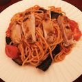 パパKeito's cooksnap of when they made 皮パリパリチキンを乗せたナストマトパスタ.