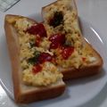 さーパパ's cooksnap of when they made 我が家のモーニング♪エッグトースト.