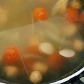 YorozUta's cooksnap of when they made 簡単♪トマトコンソメスープ.