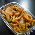 sara62's cooksnap of when they made 一味違う♪エスニック風豚キムチ焼きうどん.