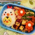 guri0305's cooksnap of when they made 親子遠足キャラ弁♥ひよこの親子おにぎり.