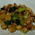 やすお55's cooksnap of when they made 簡単♪鶏モモ肉と里芋のガリバタ醤油炒め☆.