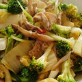 クック1QUBWN☆'s cooksnap of when they made 油揚げ入り！白菜とマイタケの中華風炒め♪.