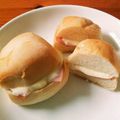 emily1022's cooksnap of when they made ディナーロールでハムチーズサンド.