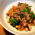 momo＿co's cooksnap of when they made 余り物鶏そぼろで和風きのこすぱ.