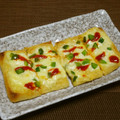 tokotann's cooksnap of when they made 簡単！ヘルシー！安い☆油揚げのおかずピザ.