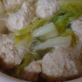たちつてトンзз★'s cooksnap of when they made 簡単節約✿白菜とお豆腐つくねのスープ.