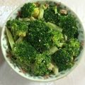 こや星人's cooksnap of when they made ブロッコリーのクルミ和え.