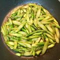 ゆうろくろう's cooksnap of when they made アスパラのバタぽん炒め.