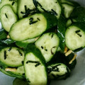 ゆなりちママ's cooksnap of when they made お茶漬けのもとできゅうりのおつまみ.