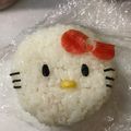 ★☆nagi☆★'s cooksnap of when they made 簡単キャラ弁♪キティおにぎり.