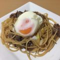 クックX04B3U☆'s cooksnap of when they made 簡単炒めるだけ！牛肉と長ネギの温玉パスタ.