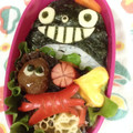 やよすけもあ's cooksnap of when they made キャラ弁 トトロ おにぎり お弁当.