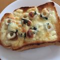 たいがちん's cooksnap of when they made ★ちくわ☆ねぎトースト★.