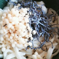 にゃにゃーん☆'s cooksnap of when they made 釜揚げうどん、塩昆布・あげ玉和え.