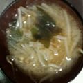 ポポポポポフィ〜♡'s cooksnap of when they made ◆もやしとわかめの味噌汁.