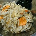 ひとみっくま２３'s cooksnap of when they made 秋鮭とどっさりキノコの南蛮漬け☆.