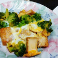 赤きんぎょ16's cooksnap of when they made 厚揚げとブロッコリーの玉子とじ.