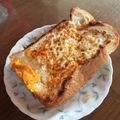 hahadango's cooksnap of when they made ホットサンド 目玉焼き パン 朝食.