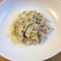 ☆akettu☆'s cooksnap of when they made 簡単小鉢♪ 白菜とカニカマのオイマヨ和え.