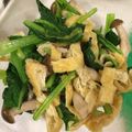 クマ好きクマ子's cooksnap of when they made 【簡単糖質制限】小松菜しめじのわさび和え.