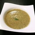 Lukieluu's cooksnap of when they made ディルと胡桃とズッキーニの冷たいスープ.