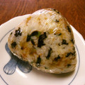 よよっち♪'s cooksnap of when they made 大根の葉とわかめの揚げ玉ご飯.