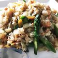 youcay's cooksnap of when they made 鮭とアスパラとしめじのバター醤油炒飯♡.