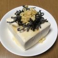 まくのうち's cooksnap of when they made 冷ややっこ☆塩こんぶと揚げだま乗せ.