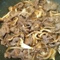 ☆こまっと☆'s cooksnap of when they made ご飯にビールに☆牛肉とキノコの甘辛炒め.