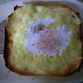 リらっくま's cooksnap of when they made (∵)屋：とろーり目玉焼きトースト.