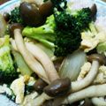 クック8AHOTA☆'s cooksnap of when they made ブロッコリーとしめじの簡単中華炒め.