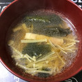 夕飯は６時です's cooksnap of when they made ワカメとエノキとベーコンのあっさりスープ.