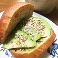 YUKIKI☆'s cooksnap of when they made シンプルなアボカドとごま塩のトースト.