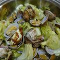 楽しい子's cooksnap of when they made 蒸しキャベツ&あさりのバター蒸し.