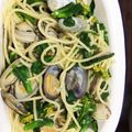 港UV's cooksnap of when they made アサリと菜の花の春パスタ.