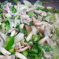 いちにっ。さん！'s cooksnap of when they made 豚肉＆しめじ＆長ネギ✿にんにくマヨ炒め♡.