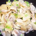 4AMfam's cooksnap of when they made 豚バラ大根、大根の葉っぱと生姜入り♪.