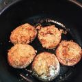 kotaro0329's cooksnap of when they made 焦がし醤油で！チーズinしいたけの肉詰め.