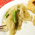 taraking's cooksnap of when they made ☆もやしとアスパラの炒め物☆.