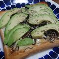 コハク☆。・'s cooksnap of when they made アボカドの塩昆布チーズトースト.