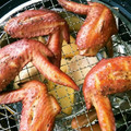 rerihia4's cooksnap of when they made 長谷燻鍋で手羽先の燻製.