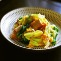 kebeibiko's cooksnap of when they made あと一品に☆キャベツと厚あげの炒め物.