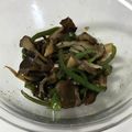 さちことこさち's cooksnap of when they made レンチンで簡単！舞茸とピーマンの生姜煮.